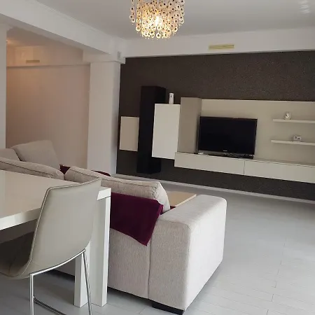 3 Solid Apartmán Mamaia