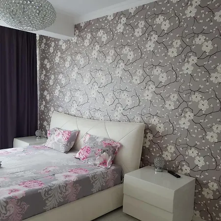 3 Solid Mamaia